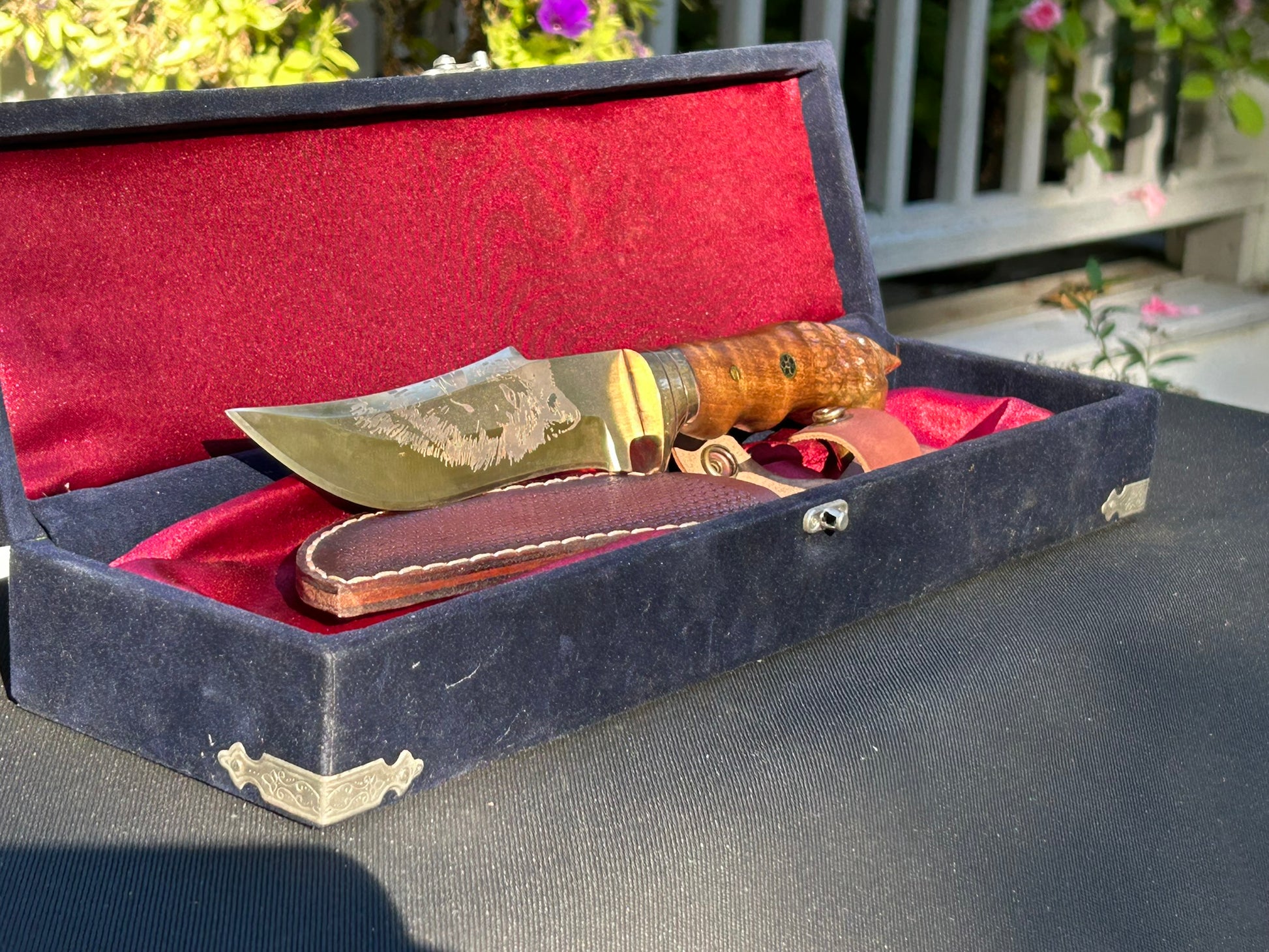24K Gold Plated "The Alpha" Hunting Knife W/ Fine Leather Sheath & Velvet Display Case - Invictus Supply Co.